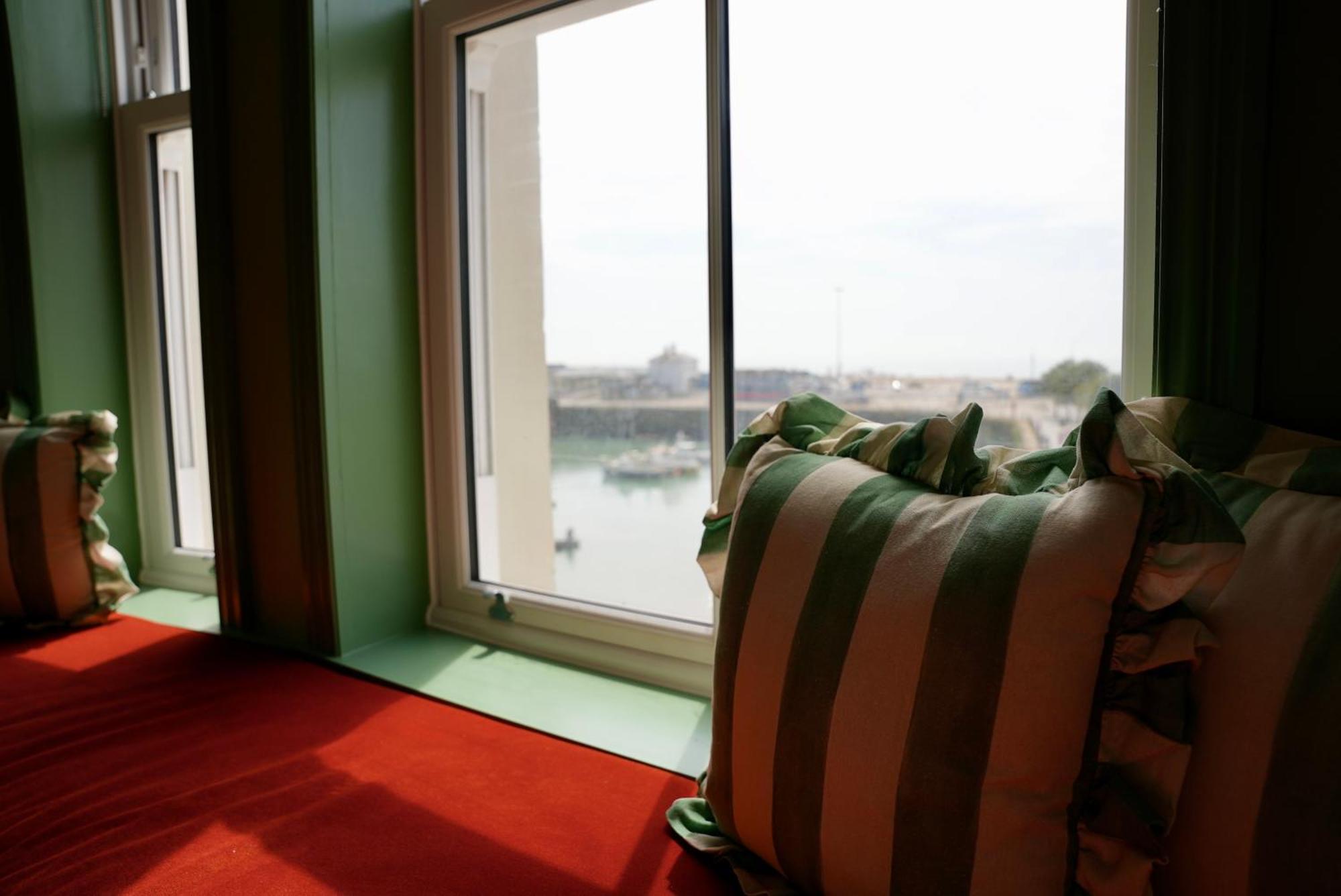 פולקסטון The London & Paris Hotel מראה חיצוני תמונה
