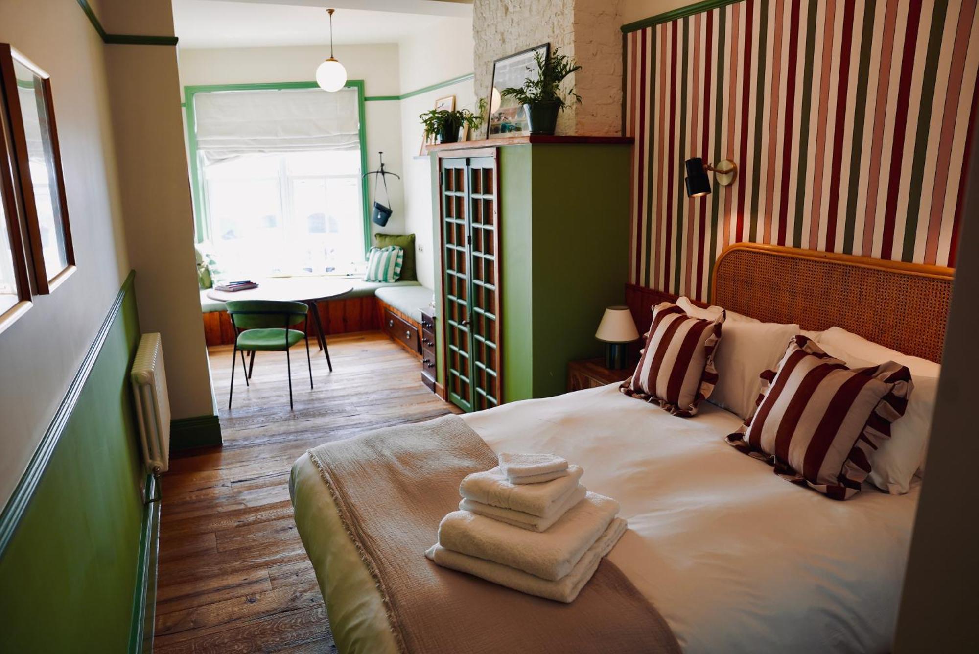 פולקסטון The London & Paris Hotel מראה חיצוני תמונה