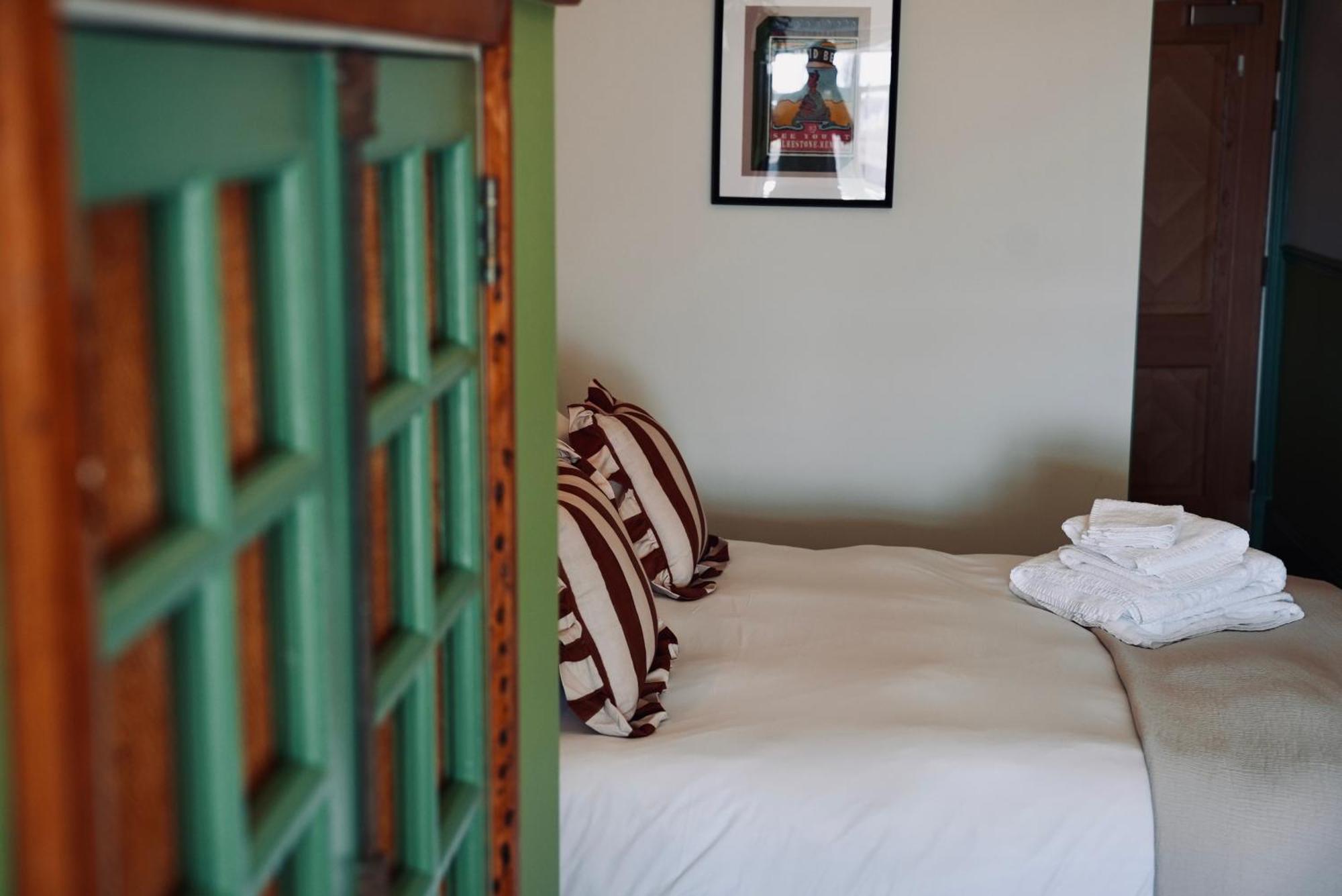 פולקסטון The London & Paris Hotel מראה חיצוני תמונה