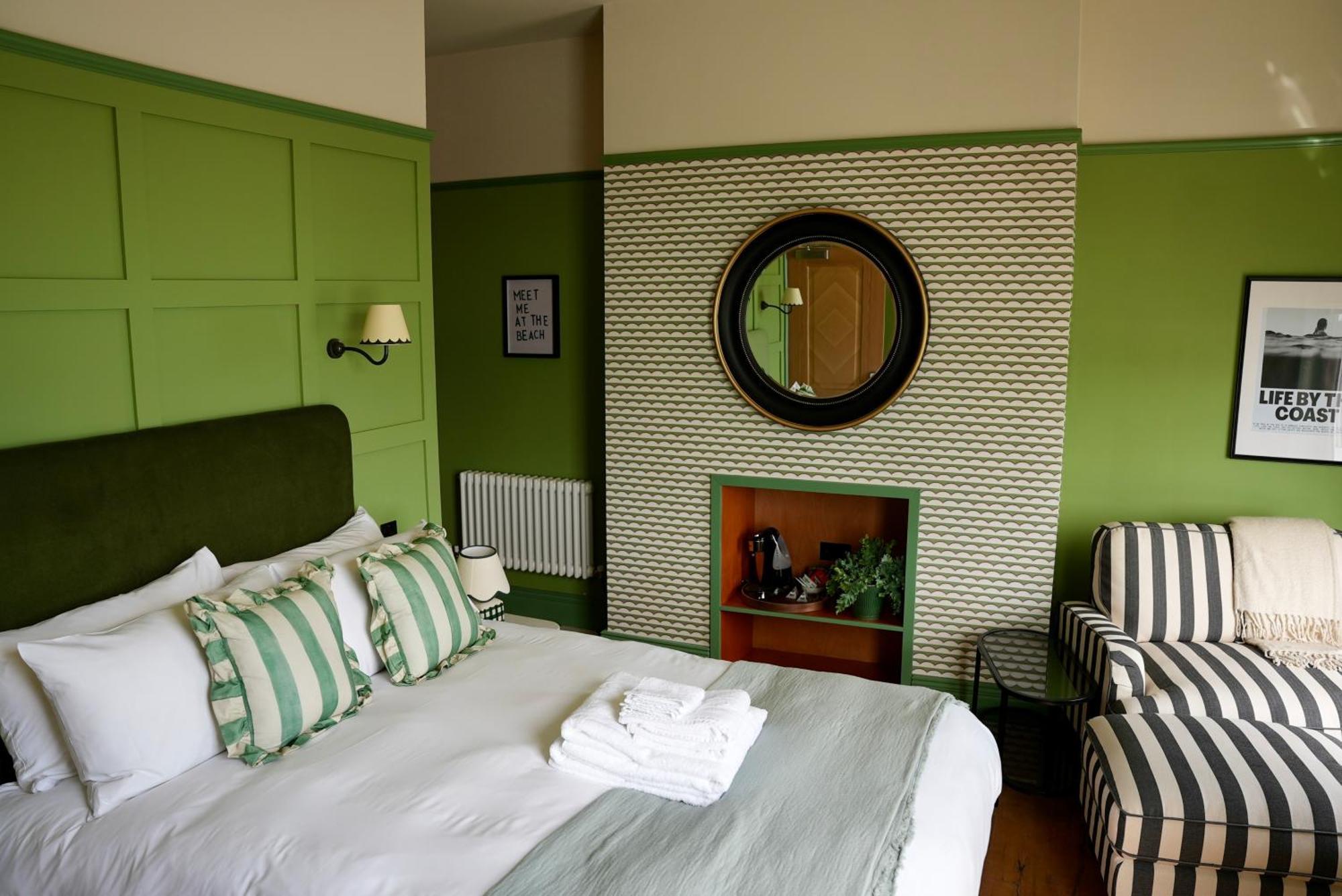 פולקסטון The London & Paris Hotel מראה חיצוני תמונה